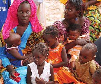 SENEGAL Supporting pregnant women through community watch and alert groups R E G I O N Kolda Senegal In Senegal, there is a tradition where the older women in the community called Bajenu Gox help