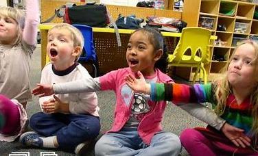 Sensory Social Routines Draw the child s attention to the partner s face, voice,