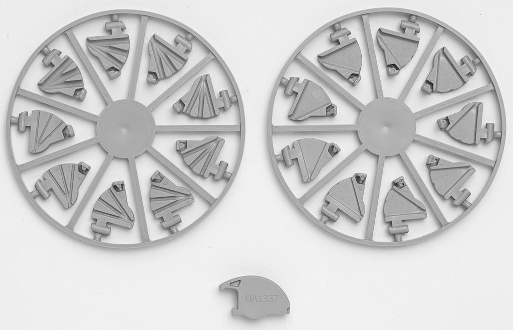 Each palette contains a set of 9 needle guide inserts, one 3-angle and one free-angle. Figure 6.