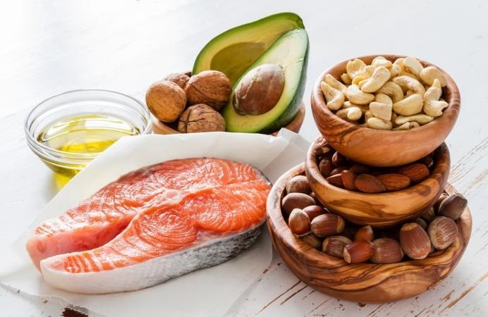 Healthy fats We need good fats to make vitamin D from sunlight, to make our hormones, to absorb fat soluble vitamins (vit A, D, E, K) Avoid damaged fats completely these are found in commercial baked