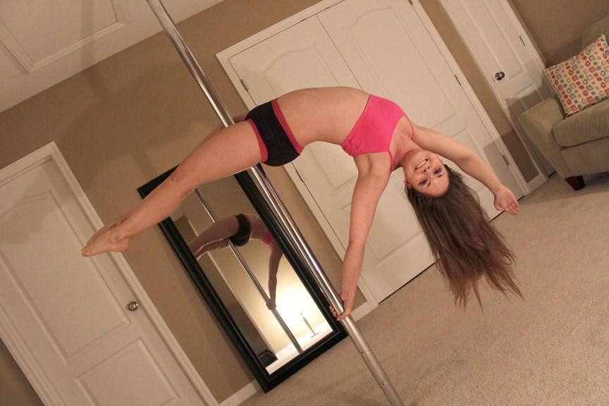 2 Interview with Aerial Pole Artist, Jasmine Grace! Has pole dancing changed your life, if so, please explain how? There is no doubt that pole dancing has changed my life.