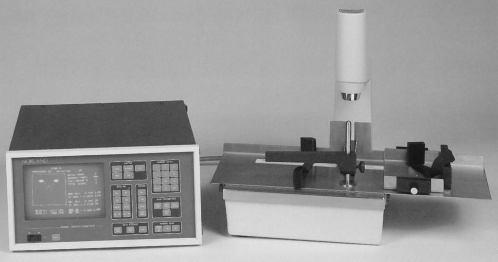 Chapter 2 / Densitometry Techniques 41 Fig. 2-6. Early Norland model 2780 single photon absorptiometer. This device utilized 125 I to generate photon energy.