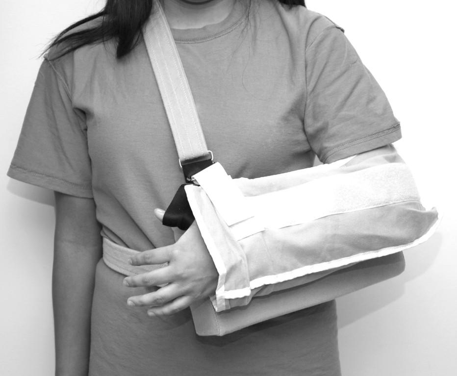 USE OF THE ULTRASLING The Ultrasling is designed to keep your operated shoulder in a comfortable position, away from your body, after your surgery.