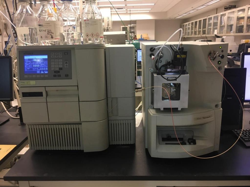 Waters 2695/ZQ Waters 2695 HPLC with temperature controlled autosampler which holds 120, 2 ml RAM vials and column oven. 4500 psi maximum pressure quaternary pump.