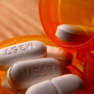Rx analgesics (opioids, e.g. morphine, oxycodone, hydrocodone, methadone, fentanyl ) No increased risk of MVA if on chronic opioids with no change in dosage Anti-anxiety agents (benzodiazepines, e.g. alprazolam, diazepam, clonazepam ) Sleeping pills (e.