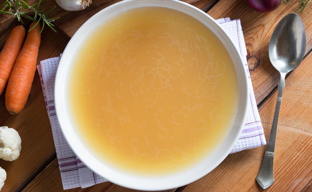 Why choose chicken bone broth over beef bone broth? On the Speed Keto program you will notice that we encourage drinking chicken broth on a daily basis (not just on the fasting days).