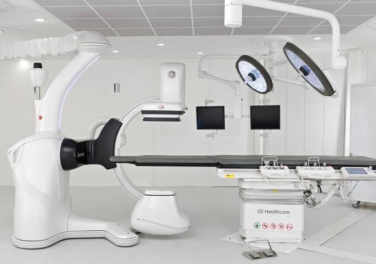 Laser guidance system Mobile system : easy access to the patient, easy to park Mobile