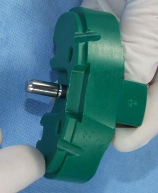 Two of each Revision Trial Tibial Insert Pins are provided so that two inserts can be more easily compared during trialing.