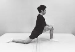 This exercise is effective to reduce lumr lordosis.