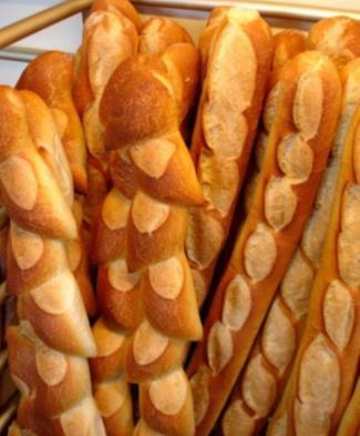 69 WHEAT: FRENCH BREAD MAKING TEST Proficiency Testing Scheme created in 2013 10 registered laboratories on average 3 rounds per annual series Wheat.