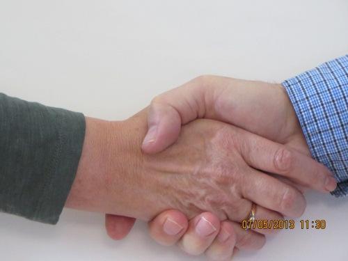 Moving to a dominant handshake A handshake may begin as a good handshake and one person may inadvertently take the other person s hand and move it in a submissive position.