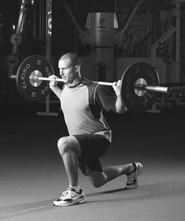 Press back into the original standing position. Walking Lunge The execution is similar to that of the Dynamic Lunge.