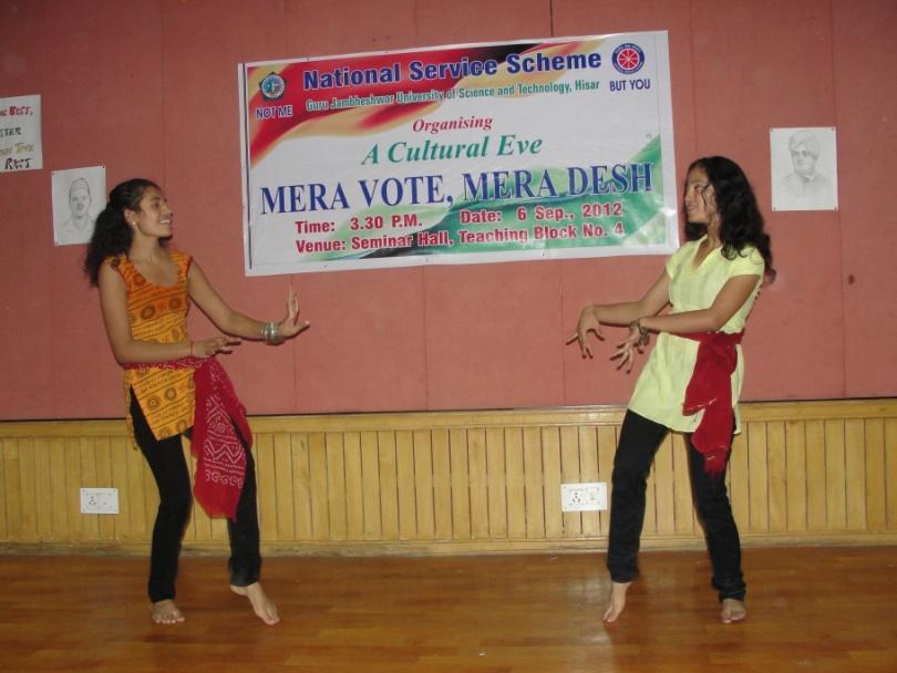 Major Events organized by NSS in the year 2012-2013 Mera Vote Mera Desh : (15-08-2012-15-09-2012) To make the youth aware about the democratic institutions and their participation in democratic