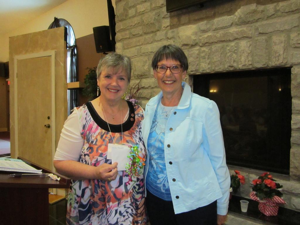 Presentation of Past President s pin and gift: Diane Fisher