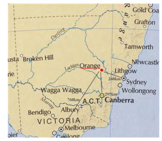 The areas is approximately 63,500 square kilometres and has a population of 300,000 of which half live in the major towns of Bathurst and Orange and smaller towns and villages.