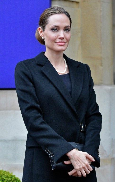 www.clinicaloncology.com.ua 4 Fig. 2. Angelina Jolie - a famous movie star (photo - site www.ria.