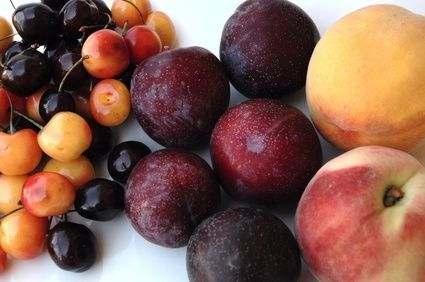 Super Fruits: Powerful Antioxidant Protection Extensive research confirms that the most powerful fruits are those that contain a class of polyphenols