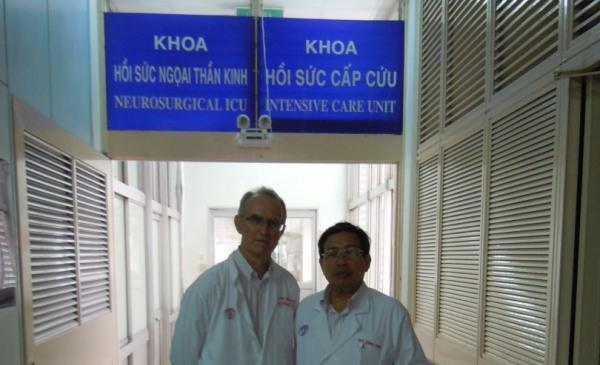 35 With Prof R. Allen from Wesmead Hosp (Sydney) in Neuro Intensive Care Unit of CRH no one likes to talk about organ donation in ICU.