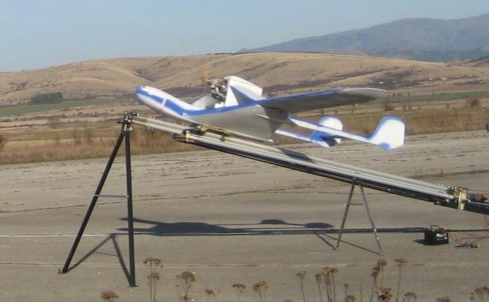 NITI take off and landing Three methods of the UAV launch and landing approaches: By catapult (with or