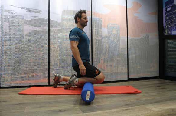 Tibialis Anterior 16 Tibialis Anterior Start on your knees. Lift one knee up and place the front of your shin on to the foam roller.