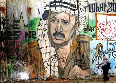 Yasser Arafat Measurements suggest small amounts of about 2 pico-gram (1 pg = 10-12 g) of 210 Po in the body of Yasser Arafat. Our natural amount of 210 Po corresponds to 60 Bq.