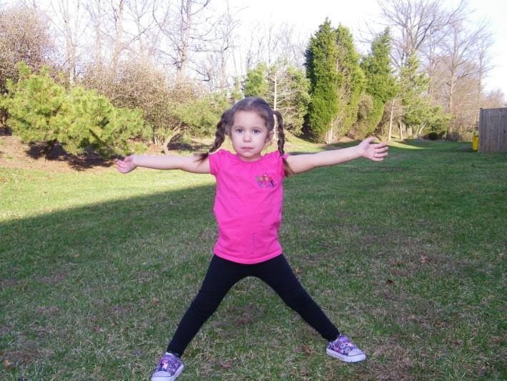 Dynamic Stretches: Windmill Windmill Stretch Start with legs wide