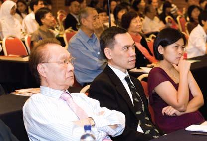 Halimah Yacob or Harmful was chaired by A/Prof Philip Eng, while Dr Cheah Foong Koon and Dr Lim Hong Liang discussed the role of bronchoscopy in the screening of lung cancer.