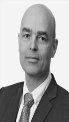 SENIOR MANAGEMENT TEAM Highly experienced Øystein Sug, CEO Jined as CFO in April 2015 befre being appinted CEO in