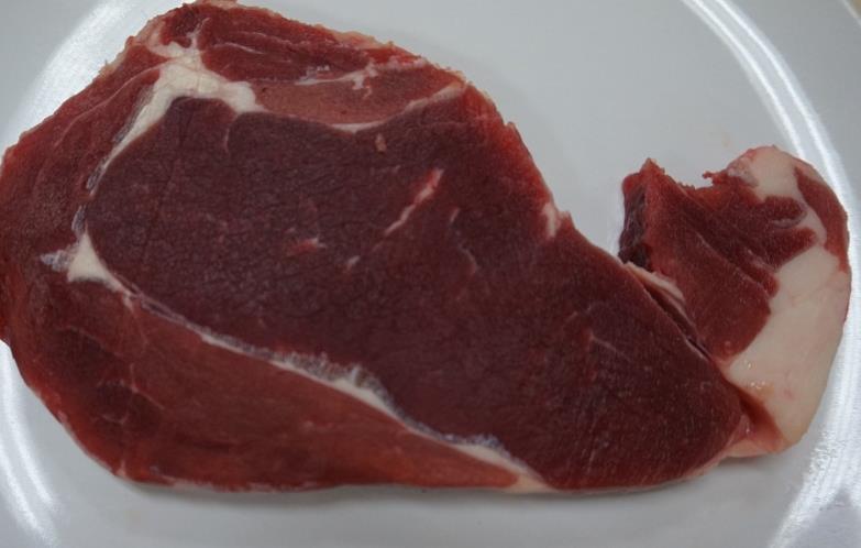 Meat and poultry - structure Meat and poultry are made up of muscles, connective tissues, adipose tissues and bones Muscle fibres Connective tissue is a glue that
