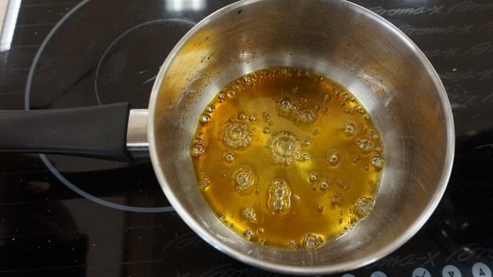 Browning of sugar Caramelisation : heating of sugars Sugars start to melt when heated If heating continues and the caramelisation temperature is reached, the melted