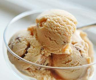 Low Carb Peanut Butter Ice Cream 4.6 net carbs per serving for 6 servings. Whisk together the eggs and sweetener until light and fluffy. Add the peanut butter and whisk until smooth.