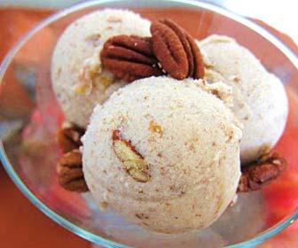 Low Carb Pecan Ice Cream 3.8 net carbs per serving for 8 servings. Combine half of the cream with Splenda and butter in a medium saucepan.