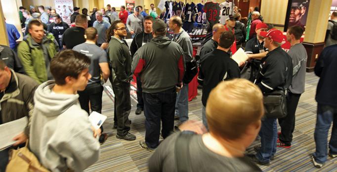REACH 3 3 3 YOUR TARGET Glazier Clinics has the best audience of influencers: 90% of decision-makers say the exhibits at Glazier Clinics influence their purchasing decisions.