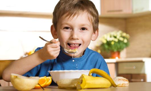 How to help them choose healthy food Since children will develop good eating habits when they are offered a balanced diet, here are some ways to persuade your child to eat healthy without being too