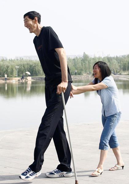 1. expected impact Who is taller?