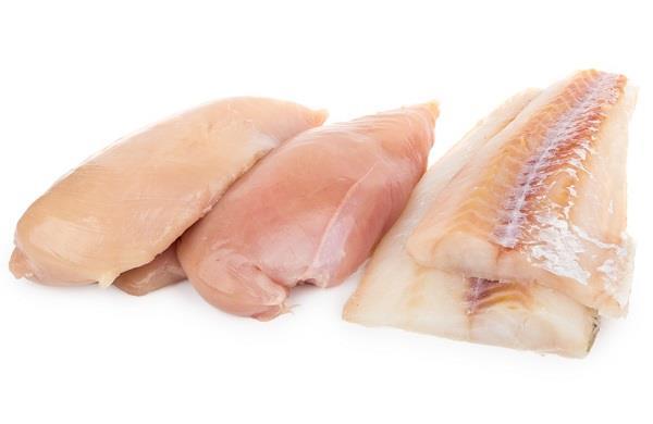 Meso i proizvodi od mesa Preporučuje se bijelo pileće i pureće meso i riba. Mesne prerađevine poželjno je uzimati u što čistijem obliku, sa što manje aditiva i masnoća.