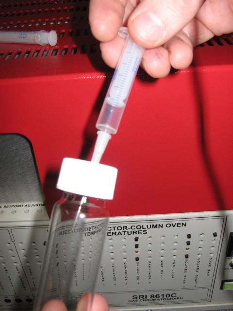 Seal the cap of the 40mL vial and let it sit for 30 minutes in the incubator.