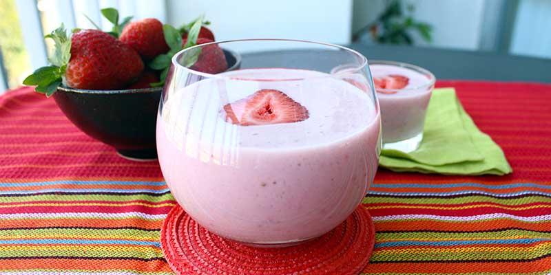 Strawberry-Banana Protein Smoothie Prep time: 5 min Cook time: 0 min 4 oz. strawberries 1 oz. banana 1 scoop vanilla protein powder 1 tsp. flaxseed Water Instructions 1.