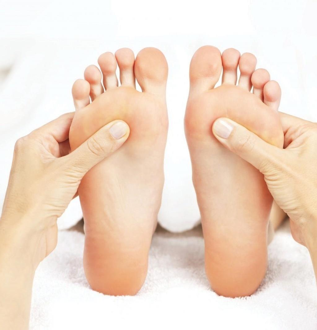 REFLEXOLOGY CERTIFICATE PROGRAM Professional Ethics for the Bodyworker DESCRIPTION: This course explores the elements at the heart of ethics.