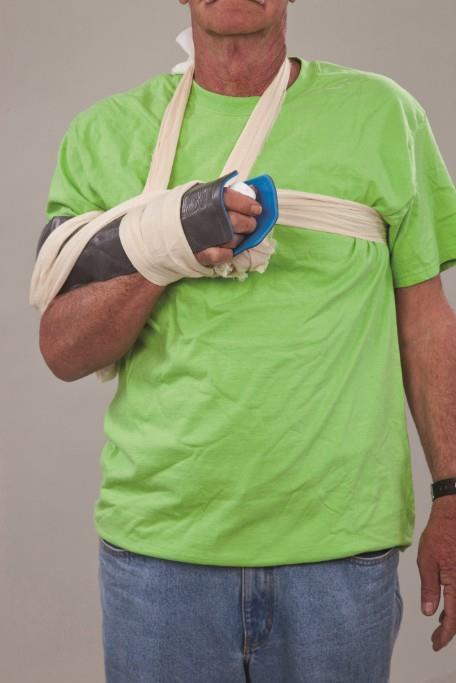 Elbow Injuries continued If elbow bent, apply rigid splint from upper arm to