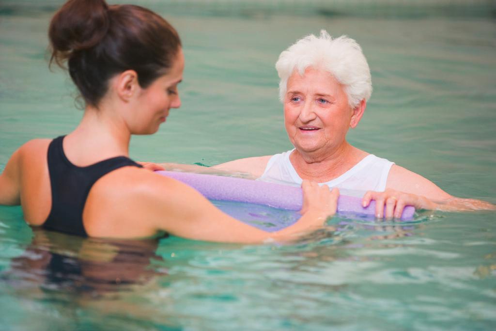 arthritiscare.org.uk free helpline: 0808 800 4050 Hydrotherapy A physiotherapist oversees a hydrotherapy session.