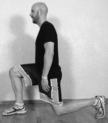 Start: Stand with feet shoulder width apart!
