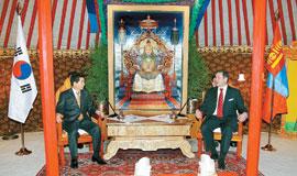 Summit Meeting Between Korea and Mongolia Period : 7 13 May 2006 (Mongolia) Several agenda were discussed including