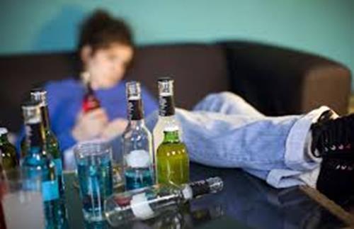 Unhealthy alcohol use Unhealthy alcohol use includes any alcohol use that