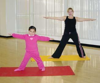 A B C Broccoli Lunge 1 Stand with your feet wide apart (A). 2 Turn your right foot out to the side (B).