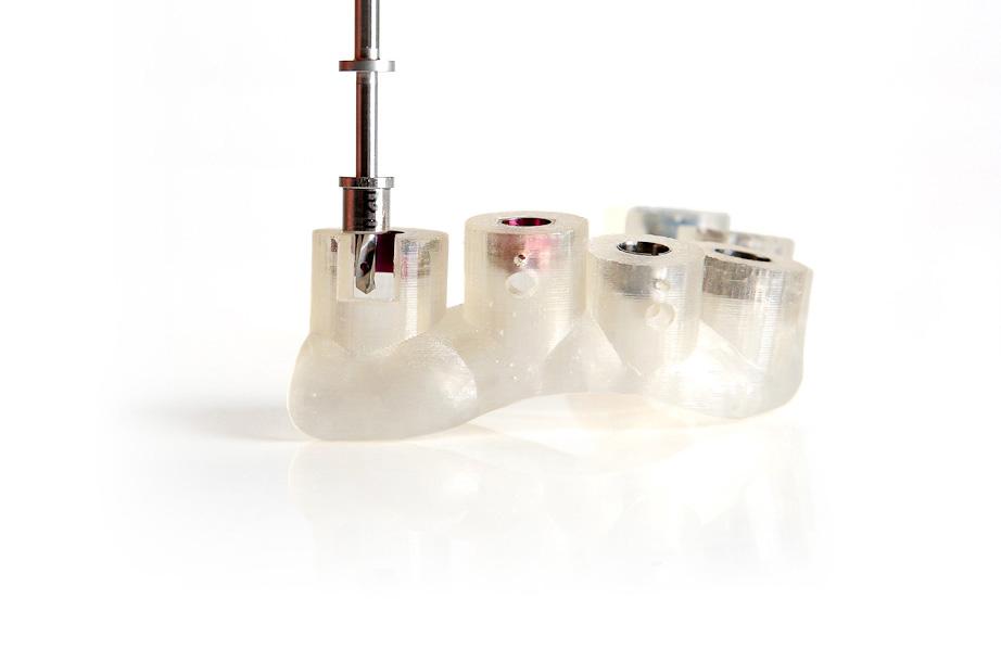 Brand-specific guided surgery instruments Time saving and high patient comfort Naturally, the computer guided implant treatment that offers the greatest flexibility is also backed by a