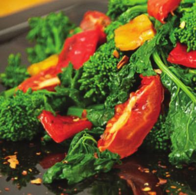 Mediterranean Roasted Broccoli & Tomatoes Ingredients 12 ounces broccoli crowns, trimmed and cut into bite-size florets (about 4 cups) 1 cup grape tomatoes 1 tablespoon extra-virgin olive oil 2