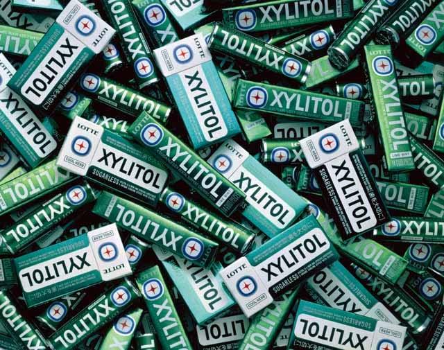 Xylitol is a 5 carbon sugar! It cannot be metabolized by many bacteria. So bacteria cannot feed off of it and multiply.
