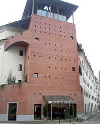 minutes by taxi) Hotel NH Santo Stefano (****) Via Porta Palatina 19-10122 Torino Phone: +39 011 5223311 Fax: +39 011