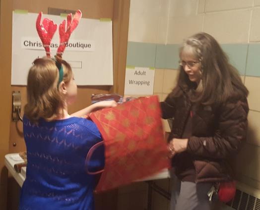 Christmas Boutique This year, led by Board Member Suzanne Baybo (Affton Presbyterian), the ACFP held its first Christmas Boutique.